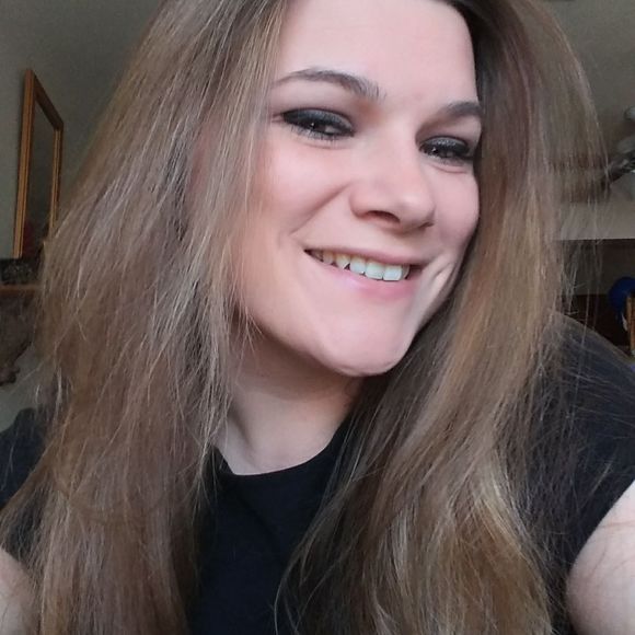 Meet your Posher, Sheena - Picture 1 of 1